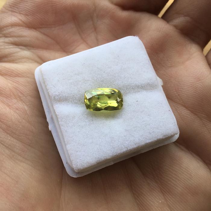 Batu Natural Sphene
