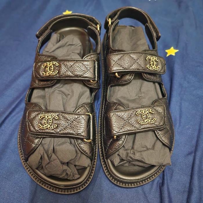 Chanel caviar skin sandals black size 40