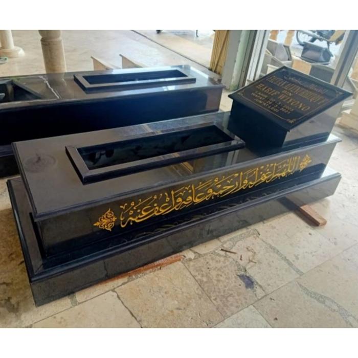 Kijing Makam Full Ukir Kaligrafi Batu Granit Hitam