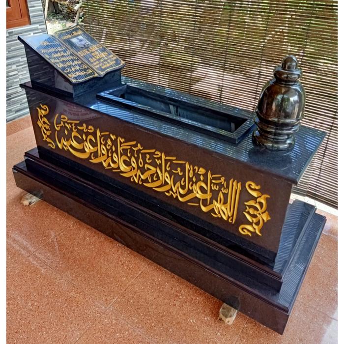 Kijing Makam Sultan Full Ukir Kaligrafi Granit Hitam