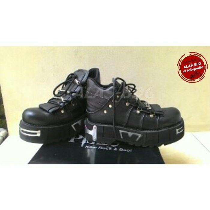 sepatu rocker anak gaul underground metal , Sepatu pentas