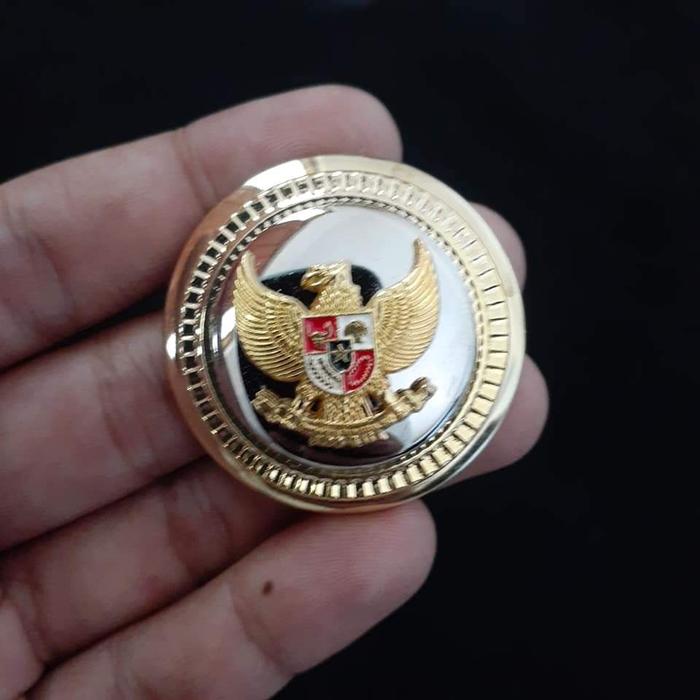 pin Garuda sepuh emas custom