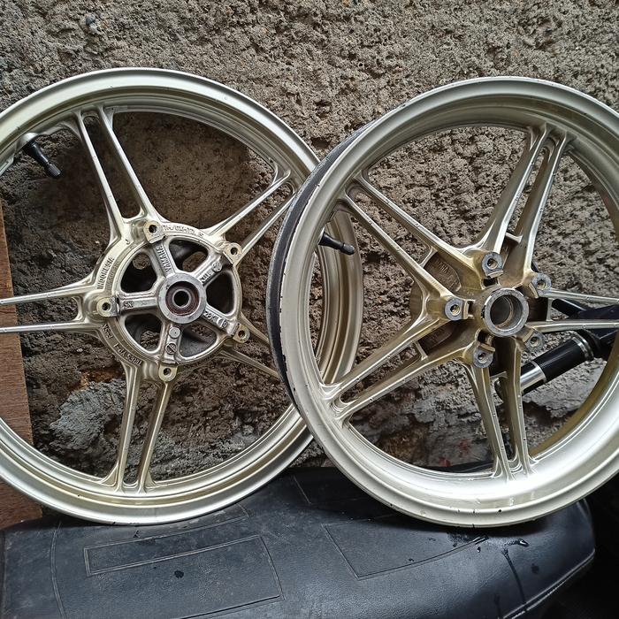 Velg yamaha R15 v2 r 15 v 2 pelek racing palang original ori copot