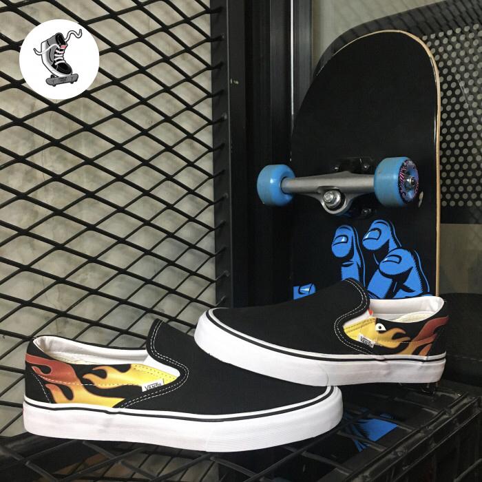 Vans Slip-On Classic Flame Black / True White Original Resmi