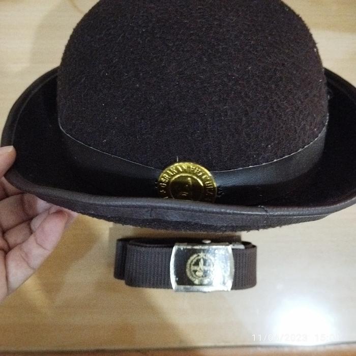 Preloved Topi dan Ban Pinggang Pramuka Putri SMP