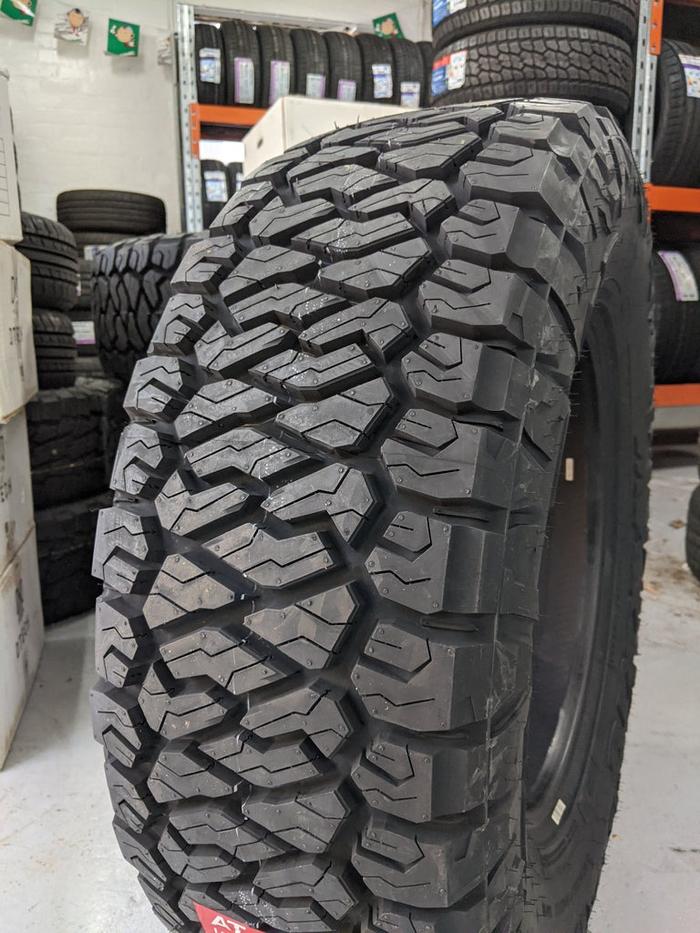 BAN MAXXIS 265/60 R20 AT811 - BAN MOBIL 265/60 R20 10PR 121/118S