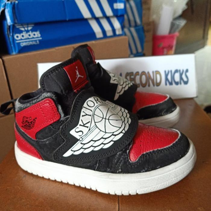 Sepatu Basket Anak Nadroj Sky Bread Second - Size 29.5