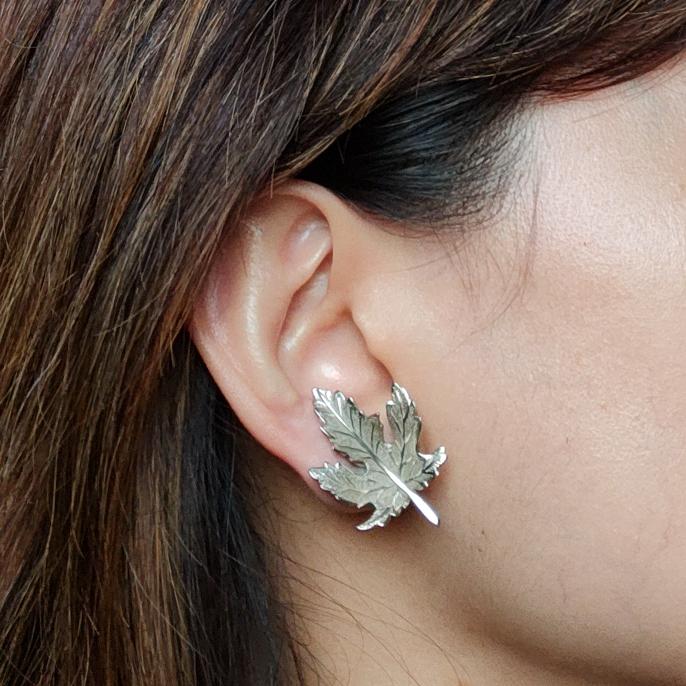 Vintage Giovanni Leaf Silverstone Clip On Earrings Anting Wanita A700