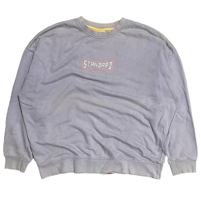 Crewneck cn sweater oversize backprint lengan balon lilac ungu second
