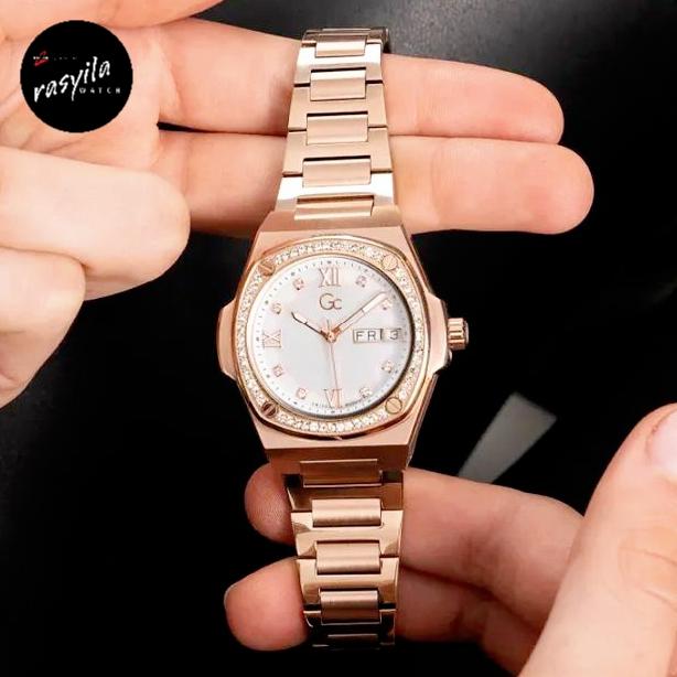 Jam Tangan Wanita Guess Collection GC Y98002L1MF Coussin Shape Lady