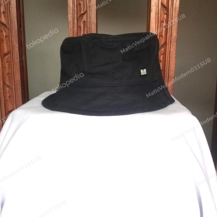 WEEKEND OFFENDER BUCKET HAT