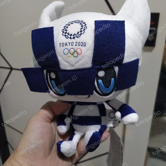 boneka maskot Tokyo 2020 newtag