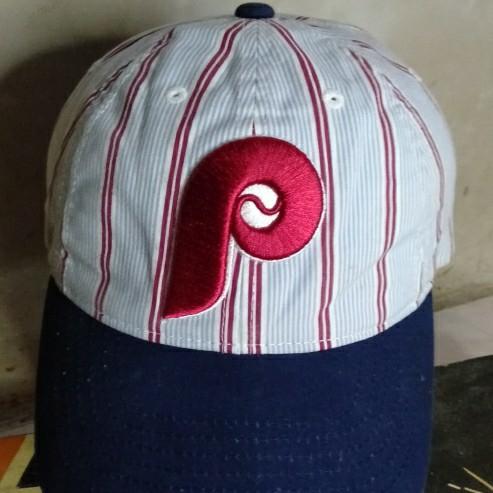 topi mlb logo P original second