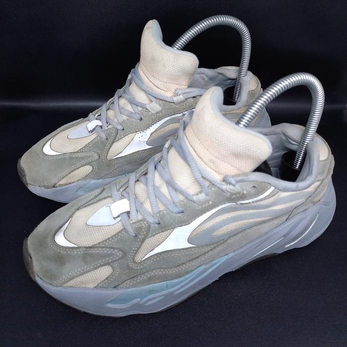 Ad1d4s Yeezy Boost 700 V2 Hospital Blue FV8424 42 sneakers kasual