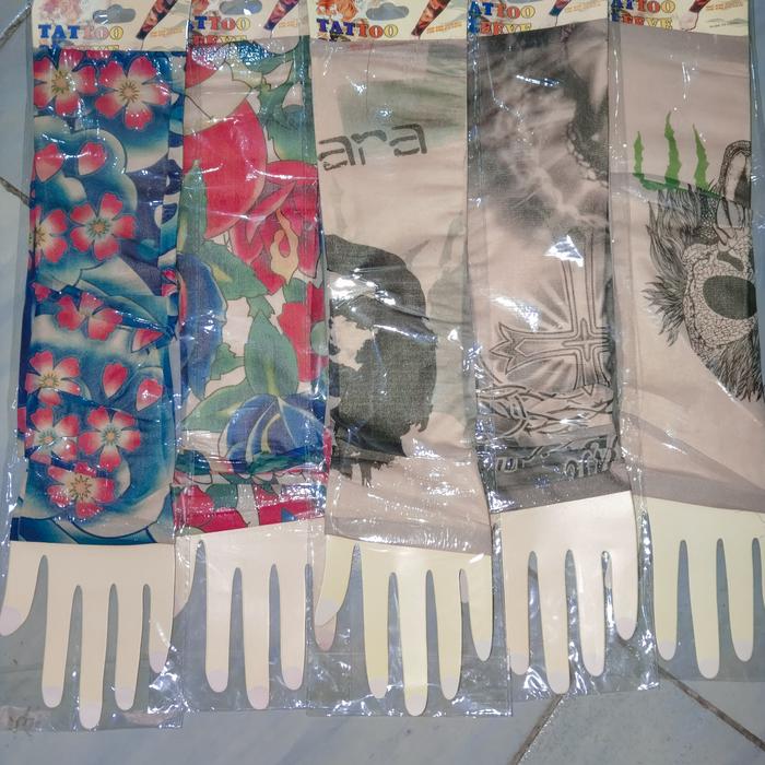 manset tato tangan pria palsu