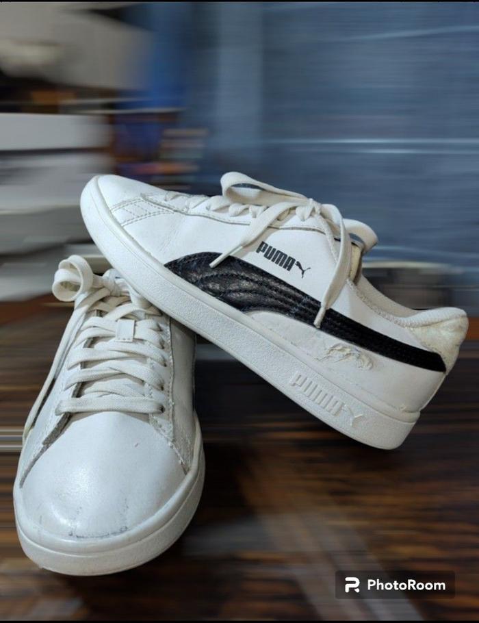 PUMA Smash V2 White Black Size 37.5