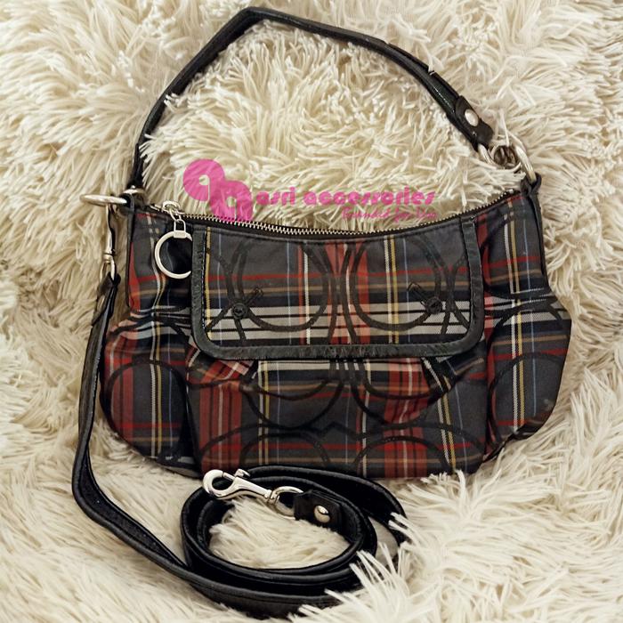 Preloved Coach Poppy Groovy Soho Tartan Plaid Crossbody Satchel Black