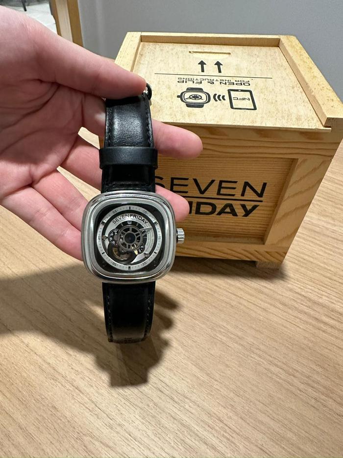 JAM TANGAN SEVEN FRIDAY P1 GREY MARKET SECOND
