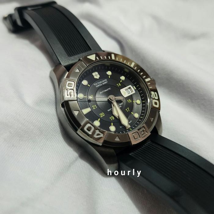 Jam Tangan Victorinox Swiss Army Dive Master 500 Mechanical 241355