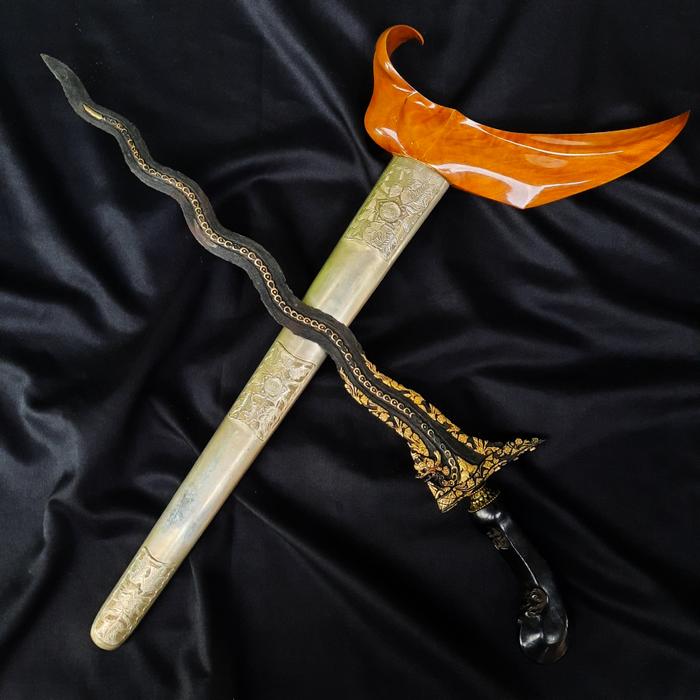 Keris Naga Sasra Sabuk Inten Kinatah Emas Tangguh Mataram Senopaten