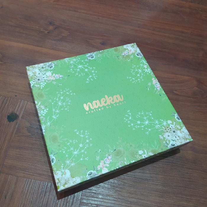 Naeka Hardbox untuk Mukena/dress/scarf Kotak