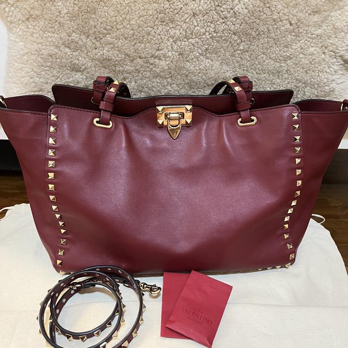 FAST SALE ! VALENTINO Red Rockstud Tote Bag 100% Authentic