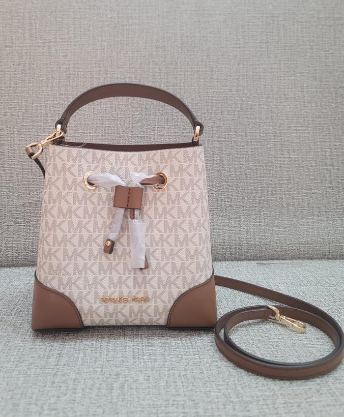 Tas Wanita Branded Ori Michaell Korss MK Mercer, Sign Vanila 35F2GM9M1