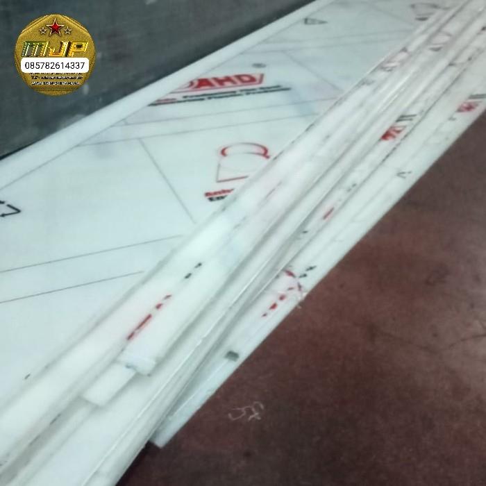 Nylon PE kotak 10mm x 15mm x 1100
