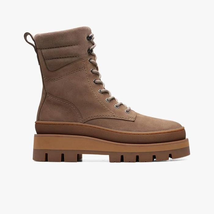 CLARKS Orianna2 Hike Pebble Nubuck (Original) Boots Wanita-Dark Brown
