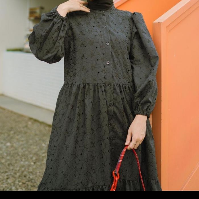 Arumi dress black by HaideeOrlin