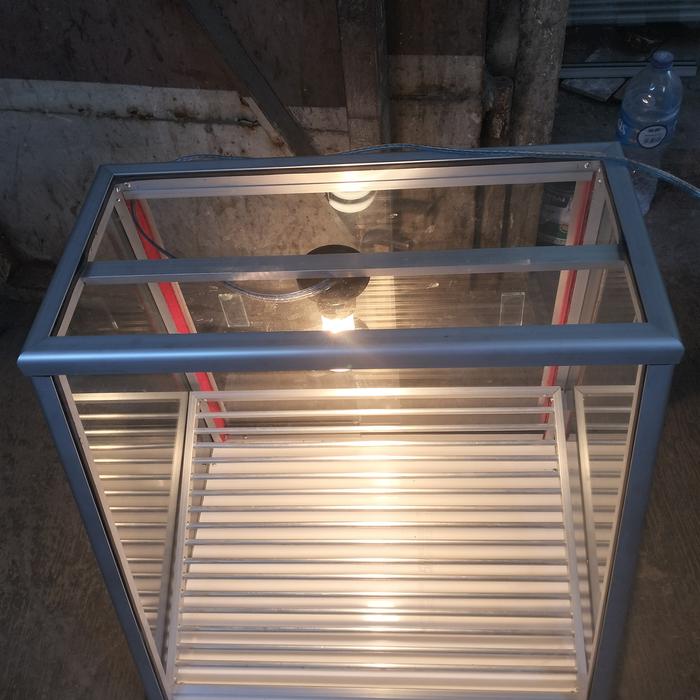 etalase makanan atas meja chicken p.50 model miring ada lampu pemanas