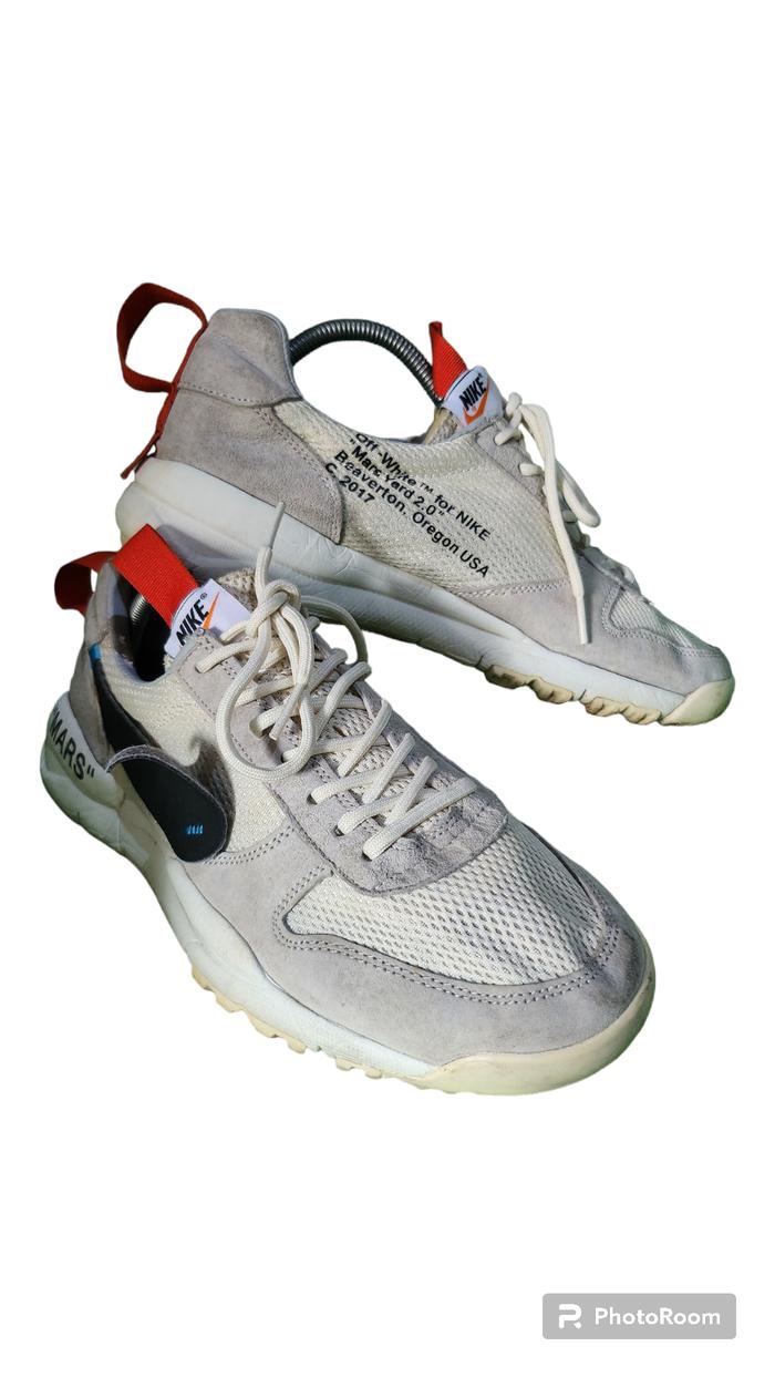 Sepatu bekas N!KE mars off white size 45 good condition