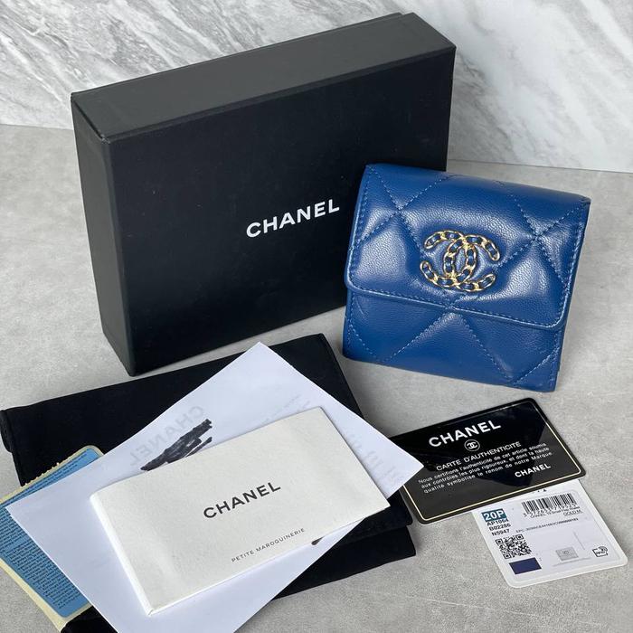 BNIB Chanel19 C19 Trifold Wallet Blue Electric BE GHW
