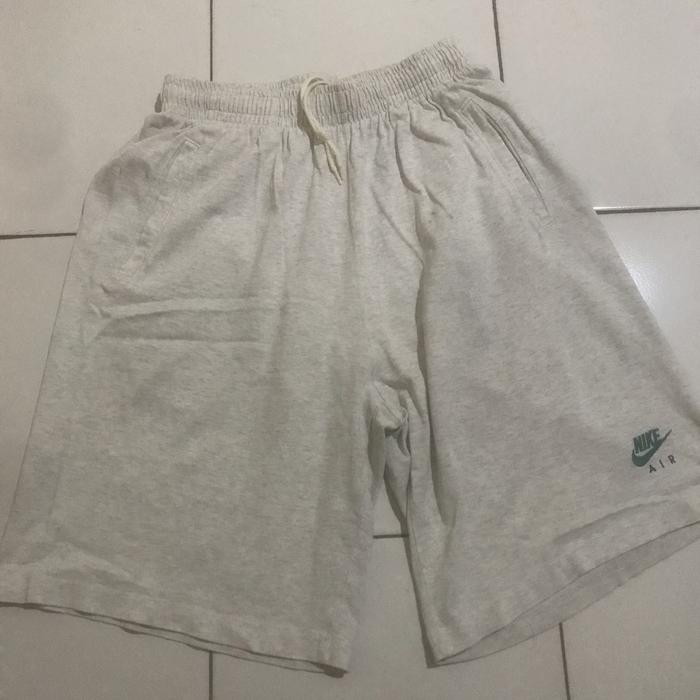 Celana pendek Nike vintage