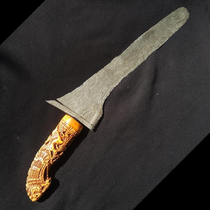 Keris Peninggalan Wingit Handle Donoriko Lawasan Ageman Leluhur