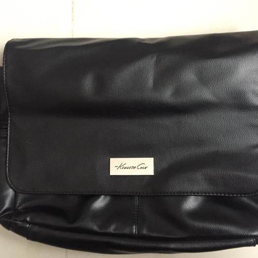 Tas kerja Kenneth Cole