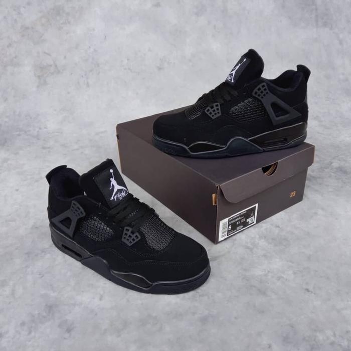 Sepatu  AIR JORDAN 4 RETRO BLACK CAT