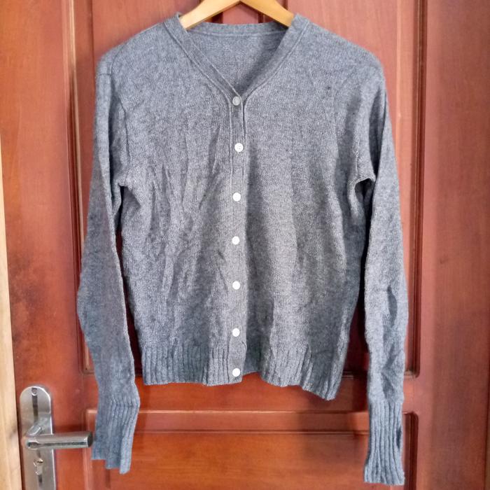 Preloved Cardigan Abu