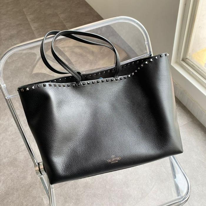 Vltn Rockstud Leather Tote Bag
