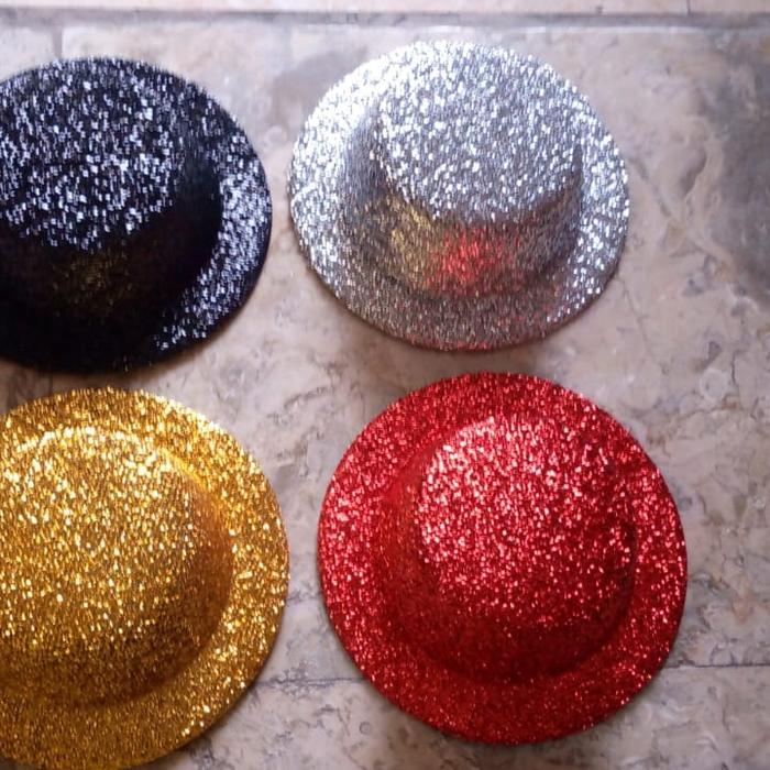 topi laken geliter fascinator