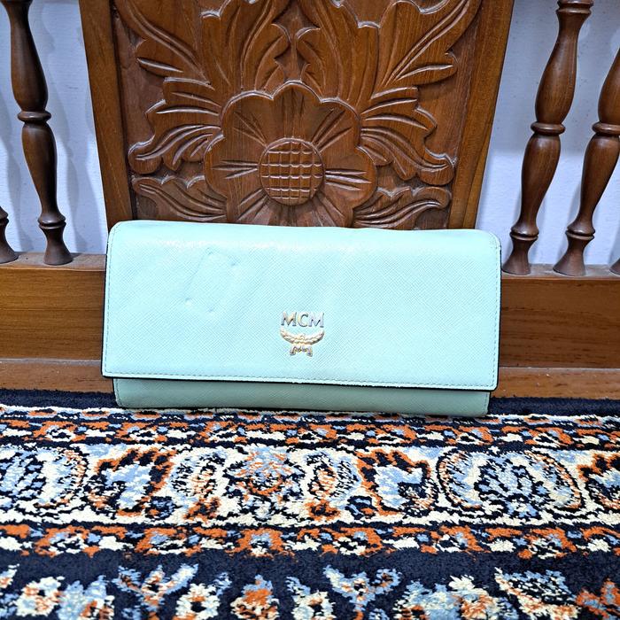 dompet wanita mcm