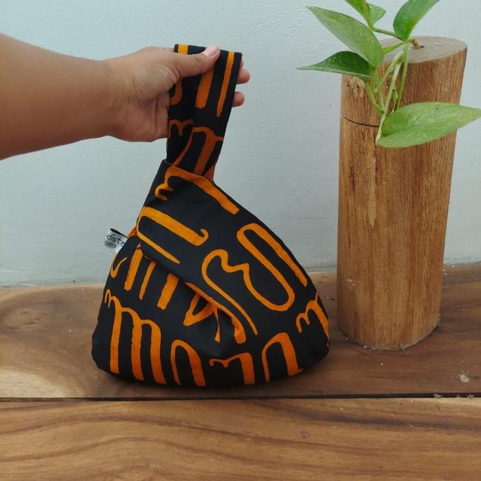 Blakkotang tas simpul kain jinjing batik pouch hamper knot tote bag