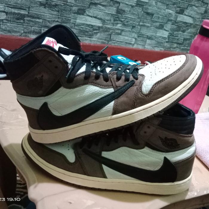 second branded authentic AJ 1 High Travis Scoot size 46/30cm TembusUPC
