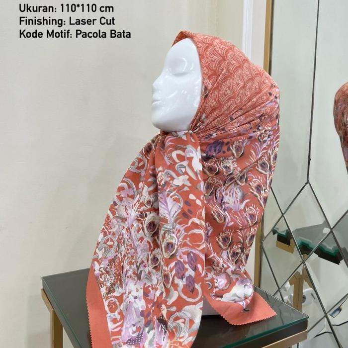 HIJAB SEGI EMPAT VOAL MOTIF MERAK OREN