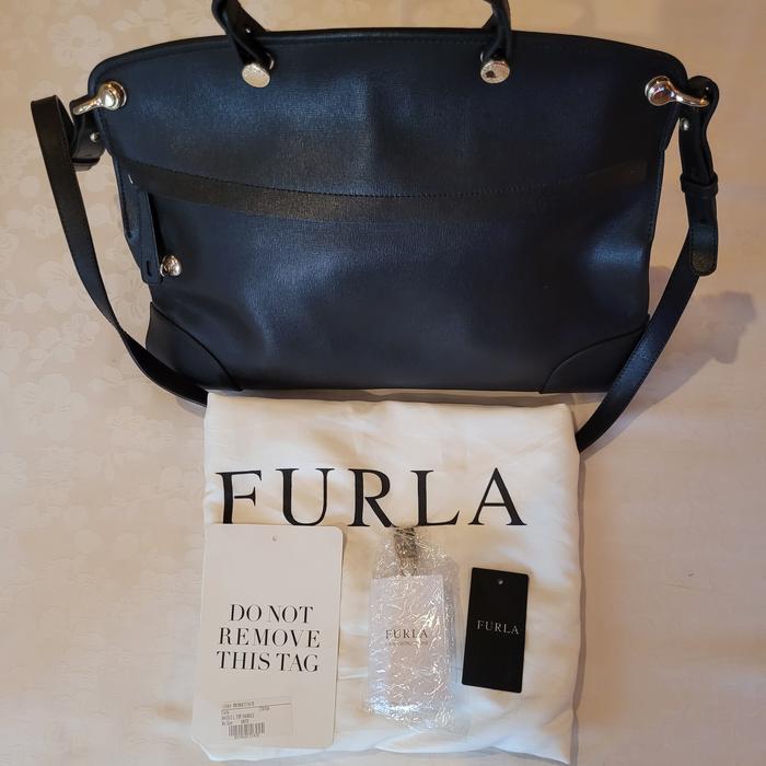 Preloved Furla Nikole Piper Black