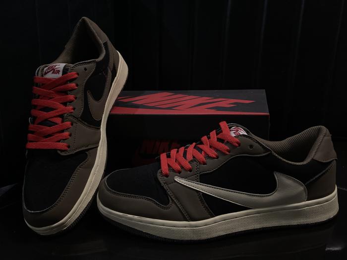 AJ 1 Low - Travis Scott - 44 (28cm)