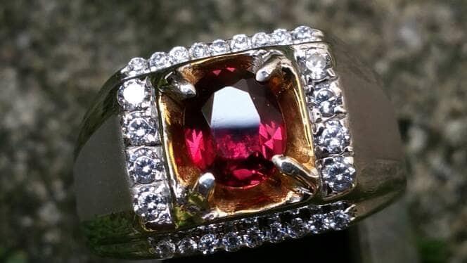 Unheated Vivid Red Pigeon Blood Ruby Niassa eye clean nh ntd nte burma