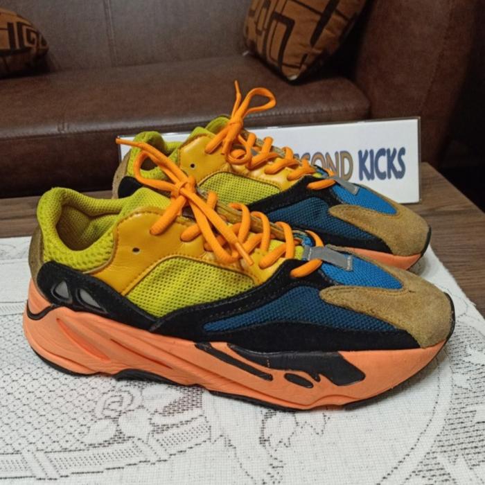 Sepatu Sneakers Ad!das Yeezy 700 Second - Size 39 1/2