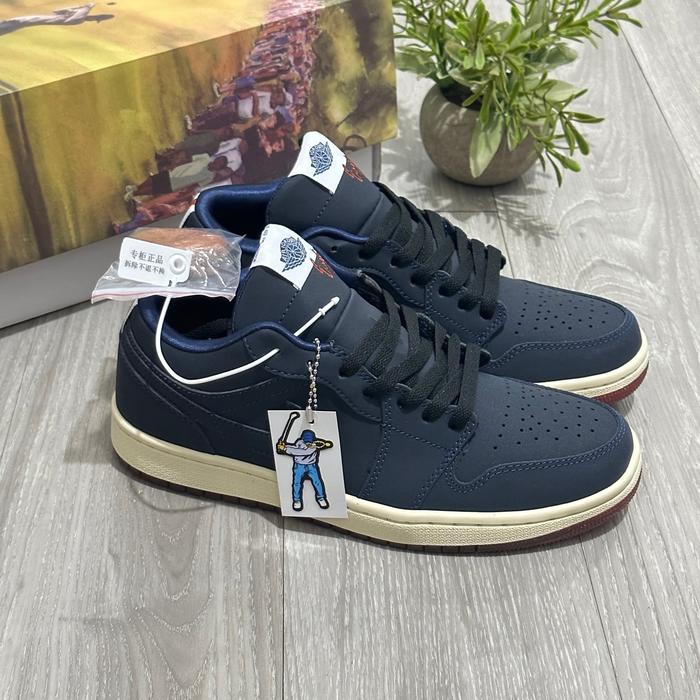 Sepatu aj 1 low eastside golf original material