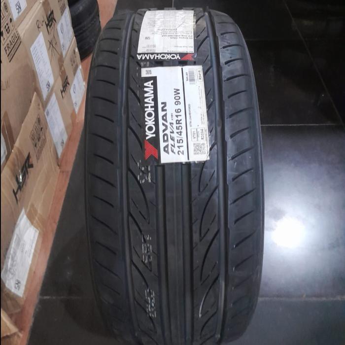 Ban mobil 215/45 R16 YOKOHAMA ADVAN fleva -V701 80W Import murah